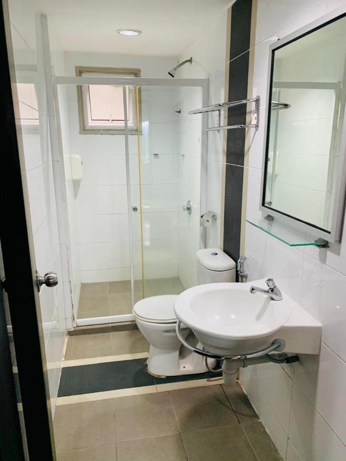 Likas Square - Kk Spacious Homestay Kota Kinabalu Exterior photo